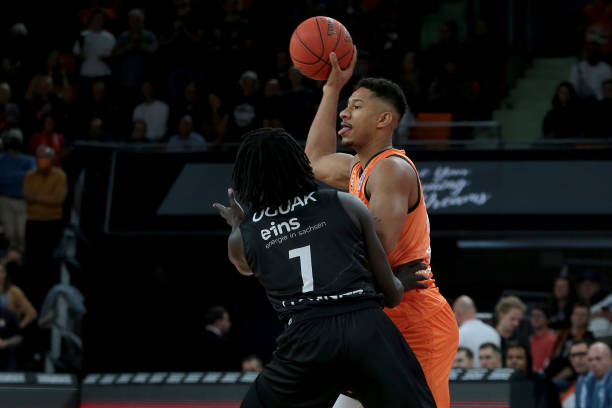 力才能谱写 力才能谱写